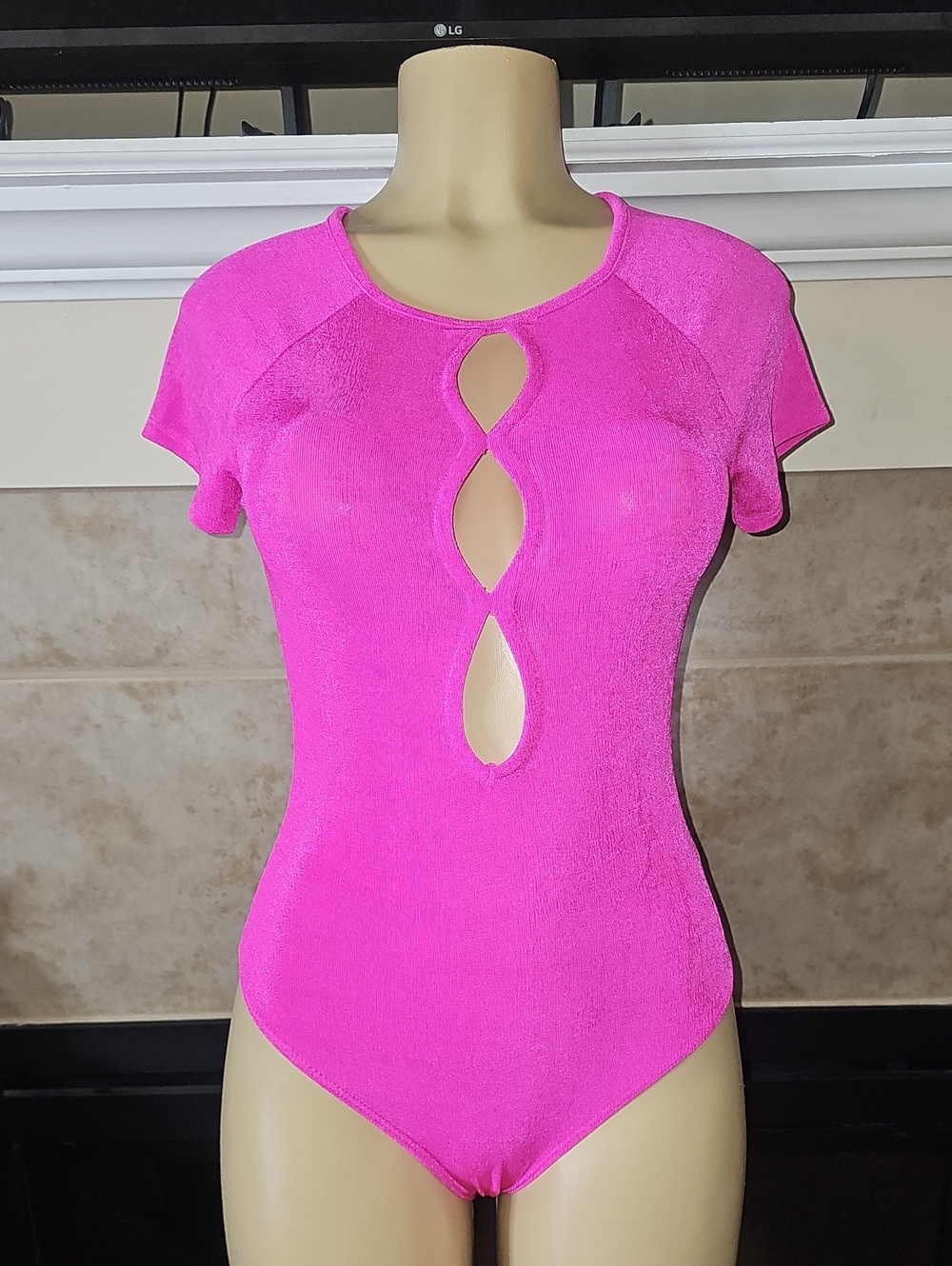 NWT. Wild Fable Fushia Pink Key Hole Bodysuit. Size XS.